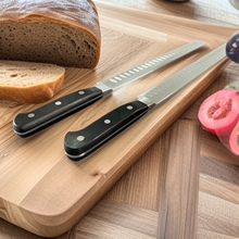 厨房刀具生产12寸开牙齿刃刀具经典实心注柄面包刀冻肉刀具厂