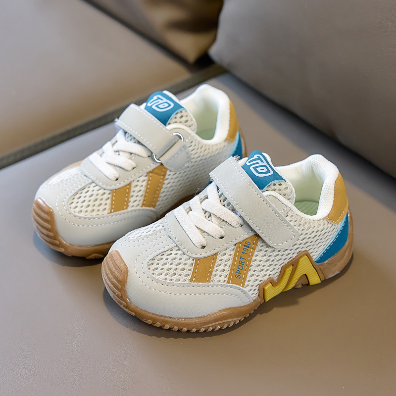 Zapatos deportivos para niños zapatos de niñas 2026 primavera nuevos zapatos de running de suela blanda para niños zapatos respirables de malla en stock