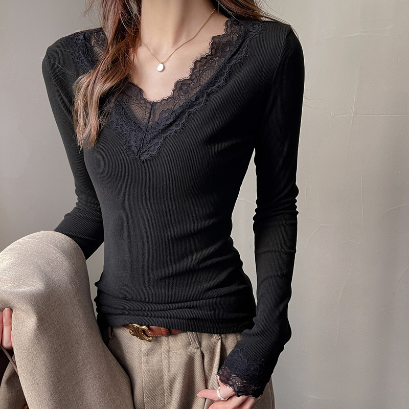 Carefully Selected Early Autumn New High-Bottom Bottoming Shirt for Women with V Neck Splicing Lace Design Right Shoulder Long-Sleeved T-Shirt Top