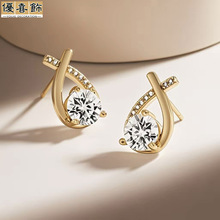 �p���L�羳�M荳��W���ʯ�ٴ�ˮ�ζ���㙉��r�ж���Ů���Ʒ