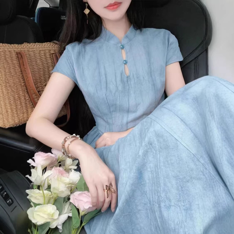 New Chinese-Style Elegant and Beautiful Blue Modified Cheongsam Dress, Summer New Retro Style with Super Attractive Button Design and Stand Collar Dress
