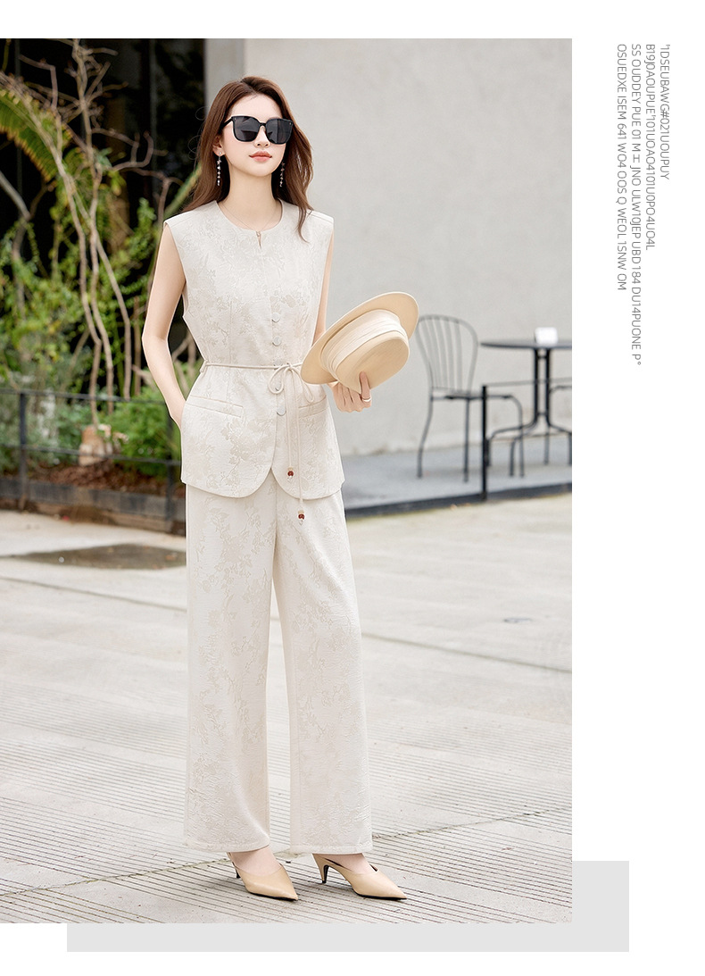 Bộ quần áo hai mảnh nữ phong cách tân cổ điển Trung Hoa – áo gile họa tiết jacquard kết hợp quần ống rộng — màu đen, màu trắng, màu vàng chi tiết 22