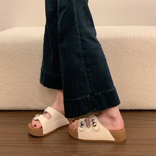 ���ߺ����Ь�⴩�ٴ���ˏU���L2026���ļ��¿�С��һ����Ů��Ь