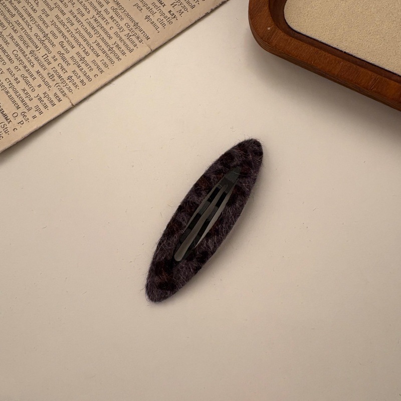 Oval gray leopard print bb clip