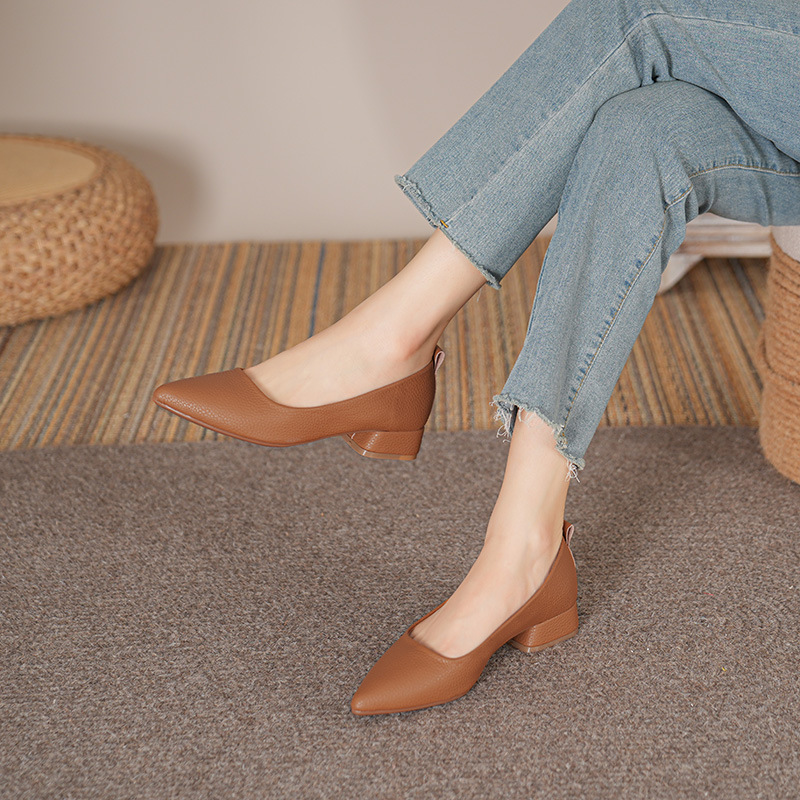 Comfortable Pointed Shallow Mouth Single-layer Shoes Women's 2023 Spring and Autumn Soft Leather Two-way Wear Thick Heel High-heeled Shoes Mid-heeled Work Shoes Comfortable Pointed Shallow Mouth Single-layer Shoes Women's 2023 Spring and Autumn Soft Leather Two-way Wear Thick Heel High-heeled Shoes Mid-heeled Work Shoes