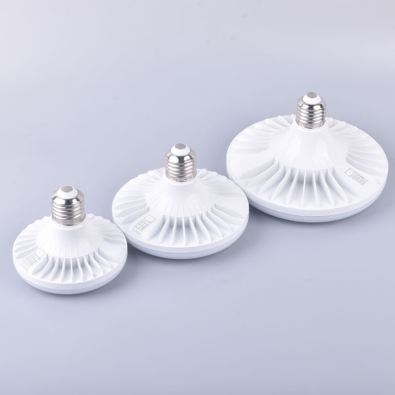 Lámpara de platillo volador de plástico LED Lámpara de platillo volador superbrillante E27 tornillo espiral de alto brillo iluminación de alta potencia bombilla de ahorro de energía