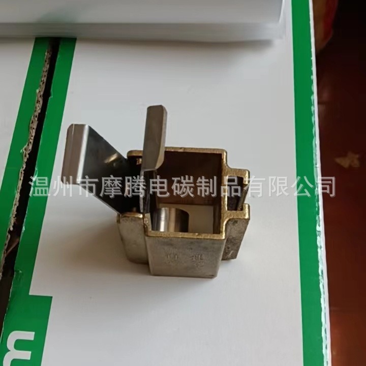 水泥厂用 上海直流电机刷握 YRKK710-6  3500KW碳刷架 球磨机刷盒