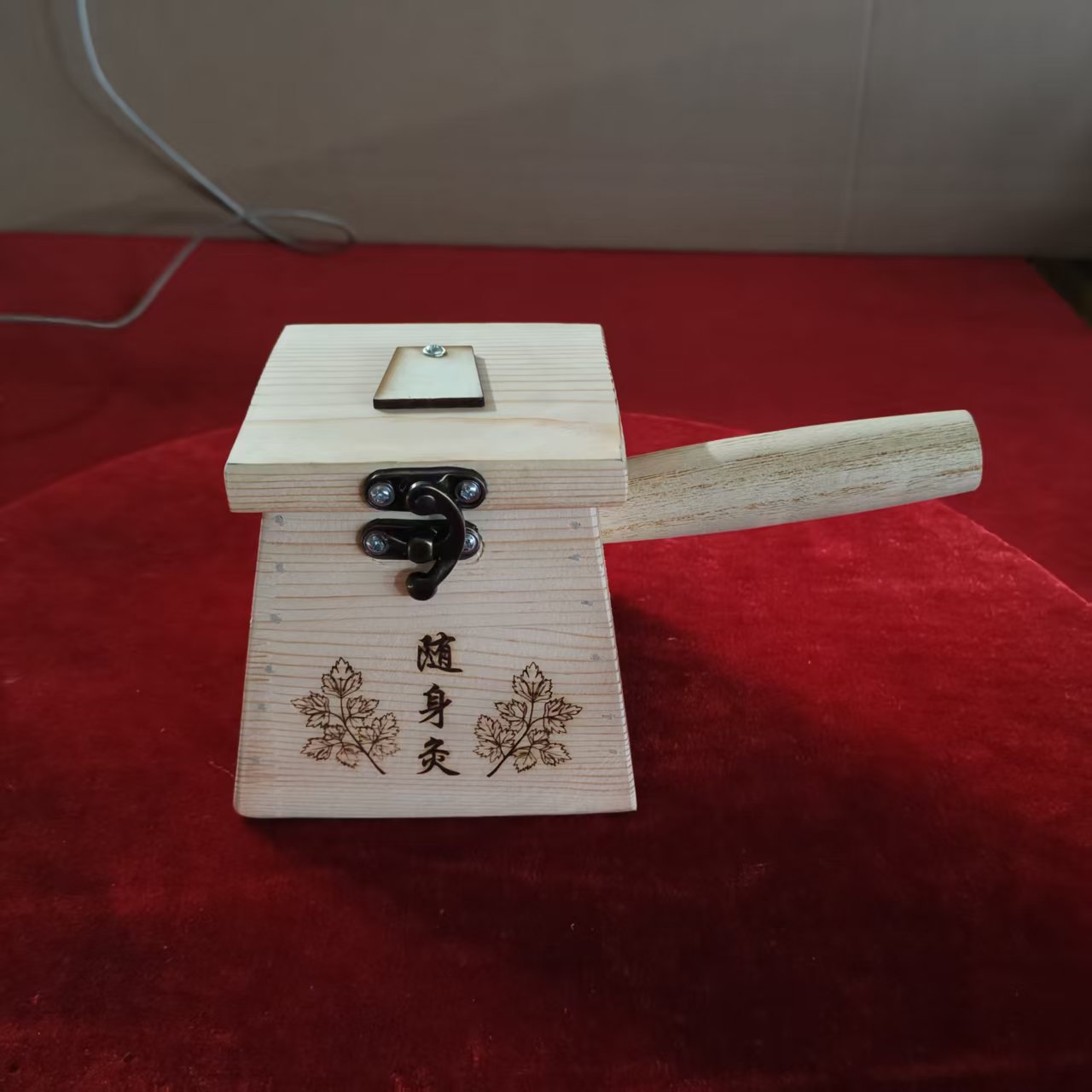 Solid Wood Moxibustion Box Trapezoid Hanging Needle Design Portable Self Moxa Therapy 250g overview