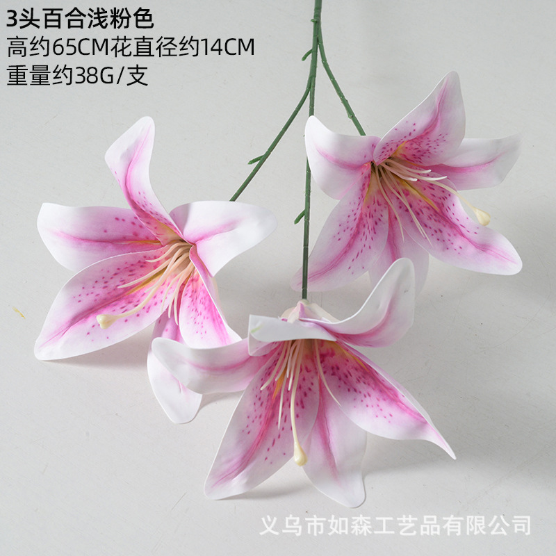 3 azucenas rosa claro