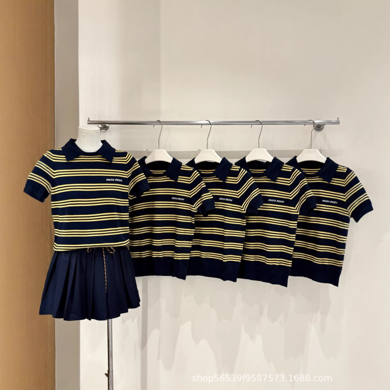Original Miu Series Color-Block Striped Knit Short-Sleeve Polo Shirt, Early Spring New Stylish and Youthful Top for Women Original Miu Series Color-Block Striped Knit Short-Sleeve Polo Shirt, Early Spring New Stylish and Youthful Top for Women