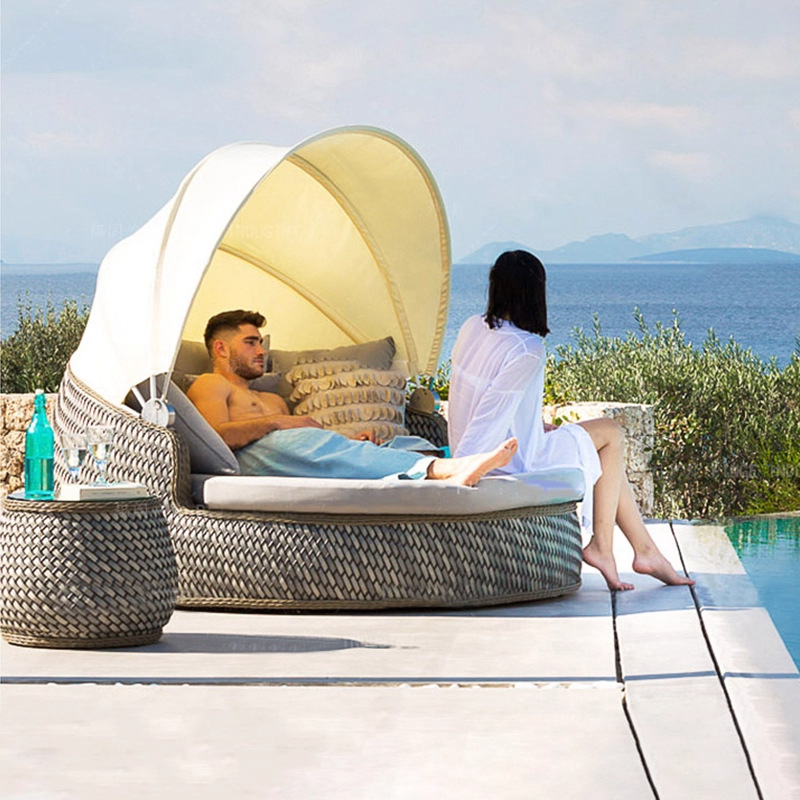 Sofá de patio impermeable y protector solar combinado al aire libre de ocio nórdico al aire libre balcón de caña cama de caña sofá
