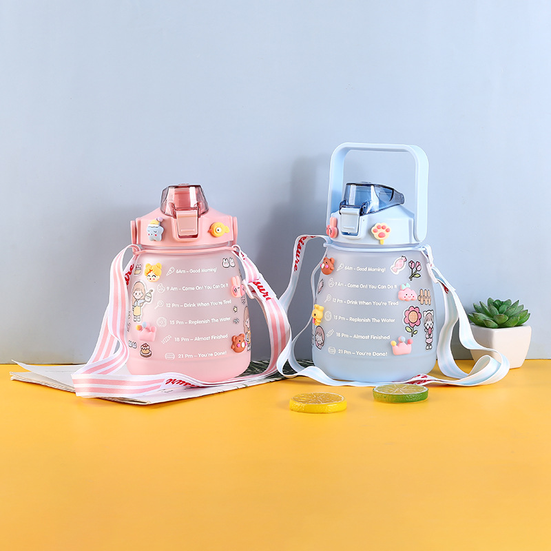 Taza de agua de plástico de grado alimenticio de gran capacidad de color gradiente portátil de paja de dibujos animados taza de abdomen de gran mango elástico tetera de agua