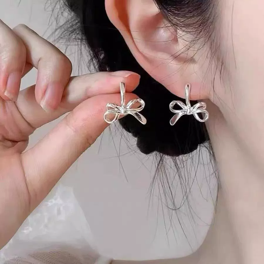 Серьги, ушные клипсы, стиль лёгкой роскоши, стиль высокого качества