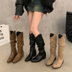 レトロな茶色のV口の積み重ねの高い筒のブーツの靴の女性の靴の2024春秋の冬の先の西部のカウボーイの長い筒のブーツ
