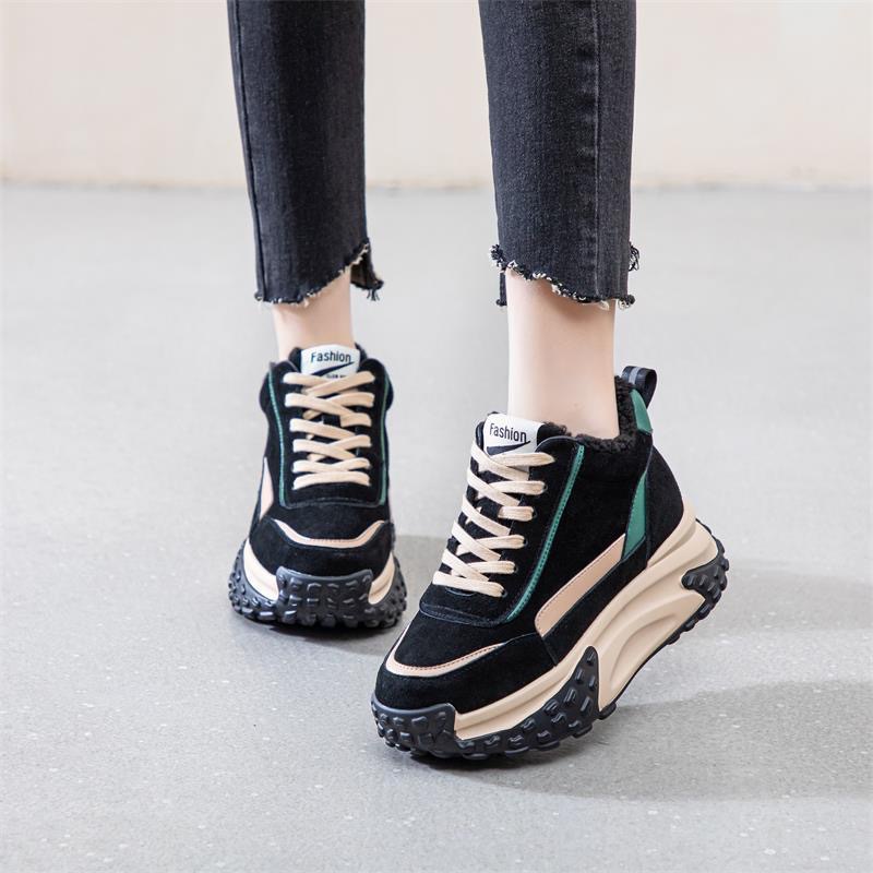 Plataforma de celebridades de Internet Botas de nieve deportivas Zapatos de algodón forrados de lana para mujer 2023 nuevos zapatos de papá casuales de invierno versátiles moda