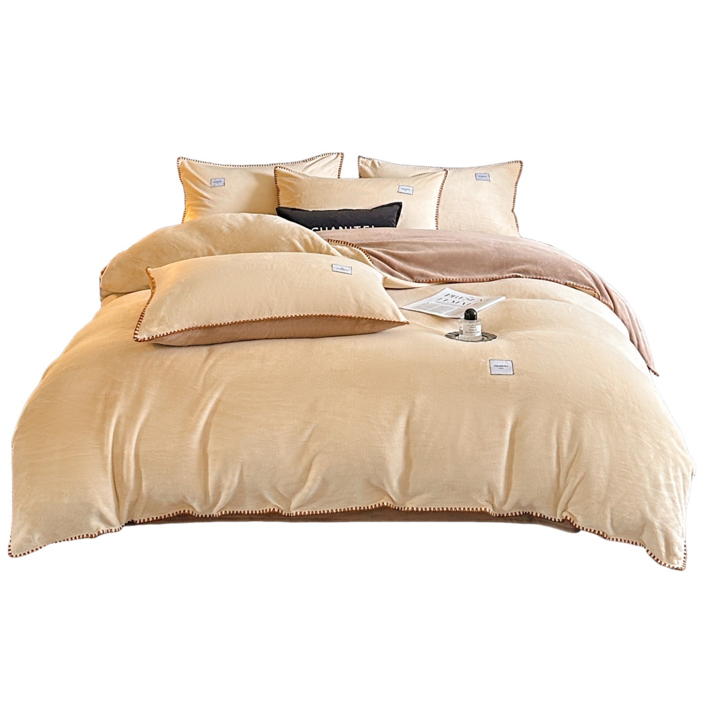 Leche de invierno cama de cuatro piezas set2025 nuevo coral edredón sábanas de cama de terciopelo calentamiento cama de tres piezas set