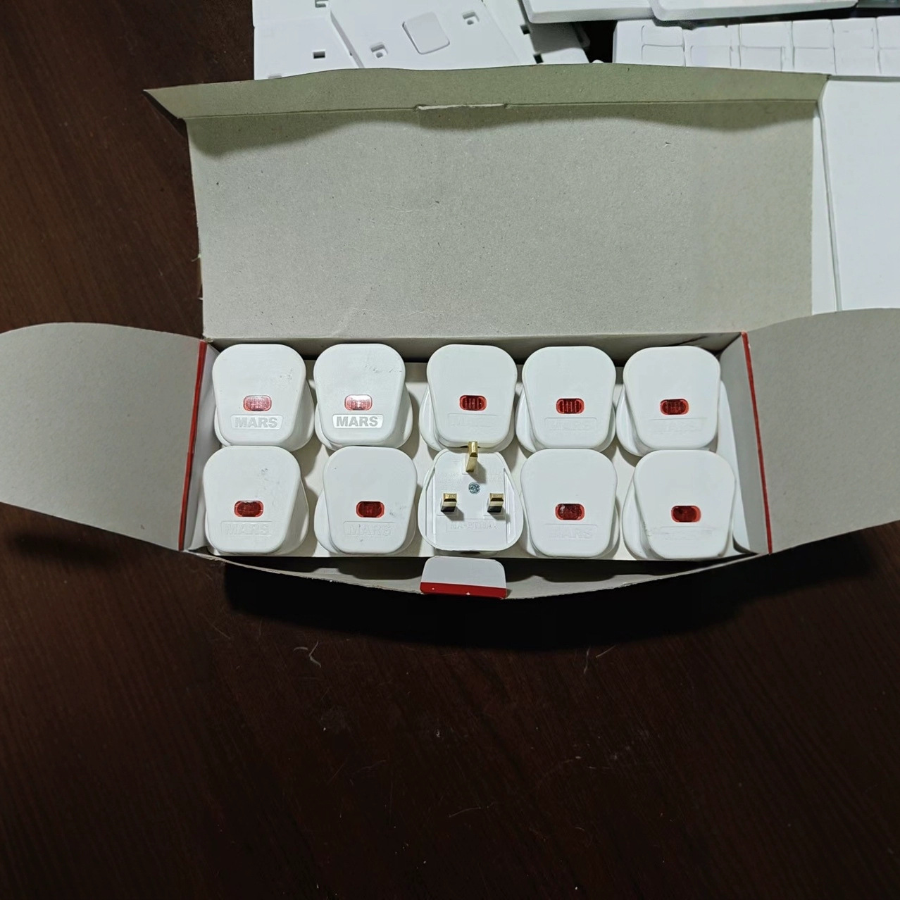 电线接线三脚三孔带开关插头10A三项插16A安插头三扁家用电源组装