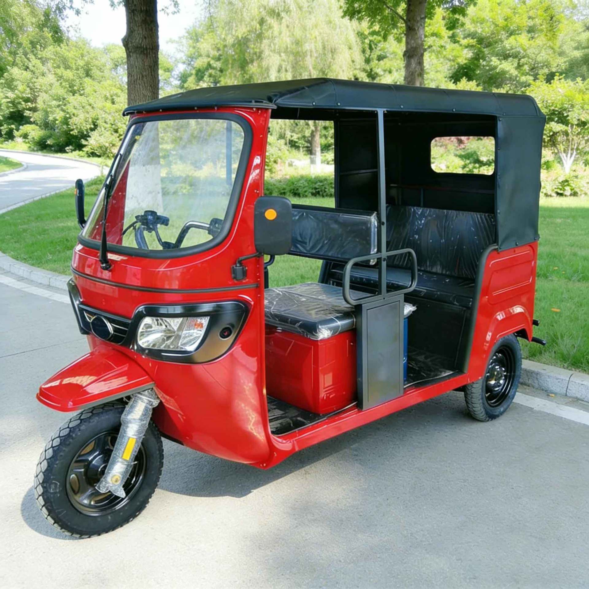 Foreign trade fuel-powered three-wheeled tuk-tuk with canopy for fuel-powered operations in Africa and Southeast Asia, cross-border import and export