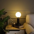 现代简约北欧风卧室床头灯浪漫LED三色灯藤球奶白色灯罩创意台灯