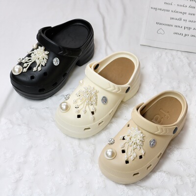 Модные тапочки в стиле Crocs, летние нескользящие пляжные мюли на платформе, женский стиль, подходят для носки на улице, закрытый носок