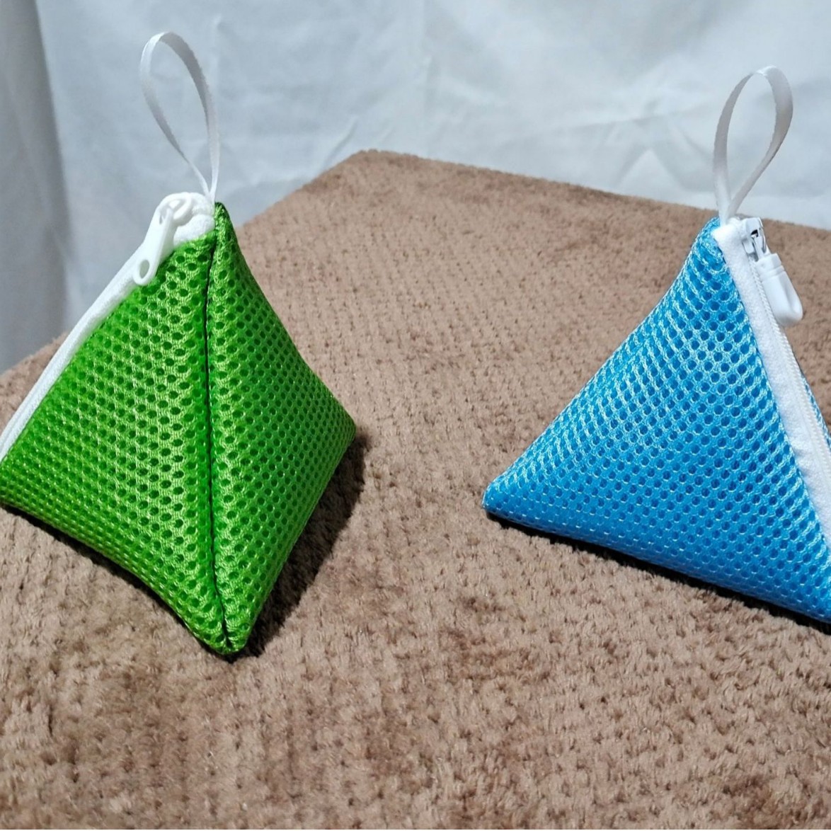 녹색 삼각형 12cm * 12cm