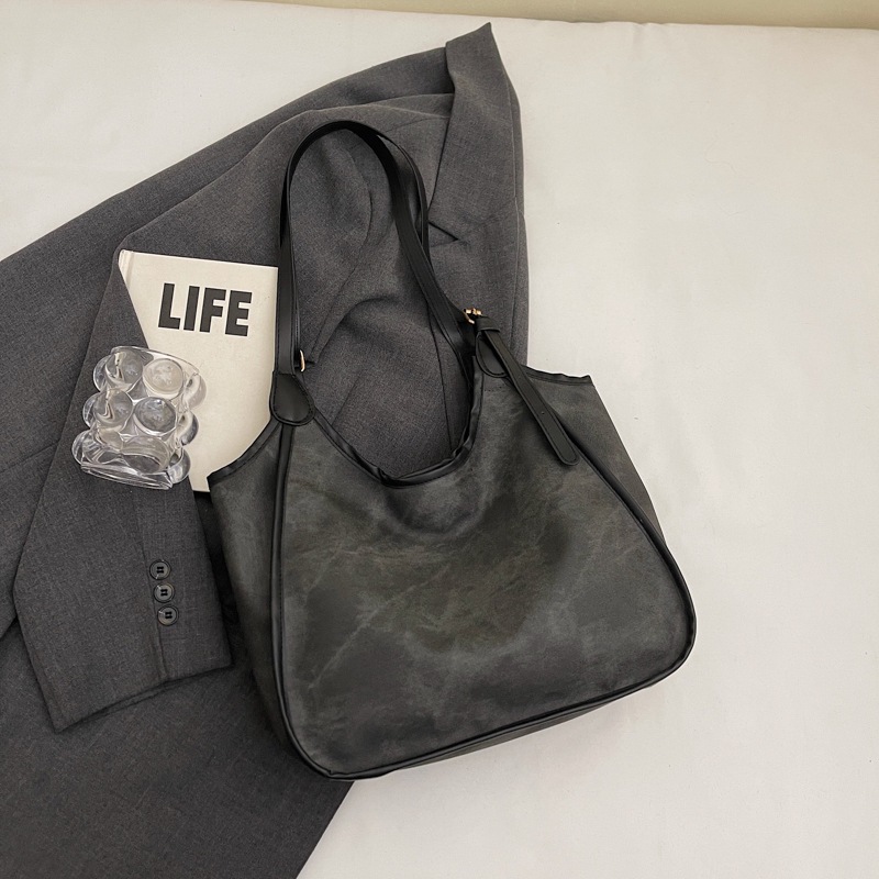 Bolsa de transporte de alta capacidad de alta cara, invierno 2024 nuevo bolso de transporte de brazo, bolso de transporte popular de este año para mujeres