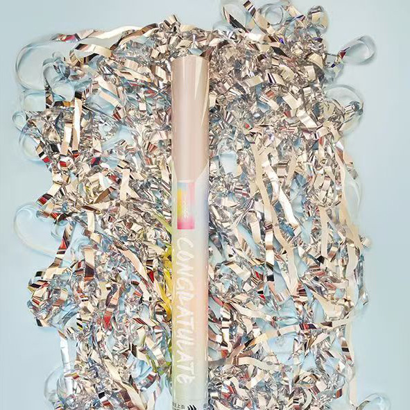 Cañón de regalo de mano especial para la boda torcida mano cinta de color casada rociador de flores cañón de color pétalos de boda regalos de lluvia