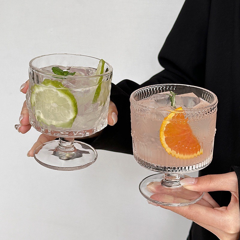 Nicho de diseño en relieve tazas de alto pie en el viento de alto valor de hielo tazas de café estadounidenses tazas de frutas tazas de té tazas de bebida tazas de vino