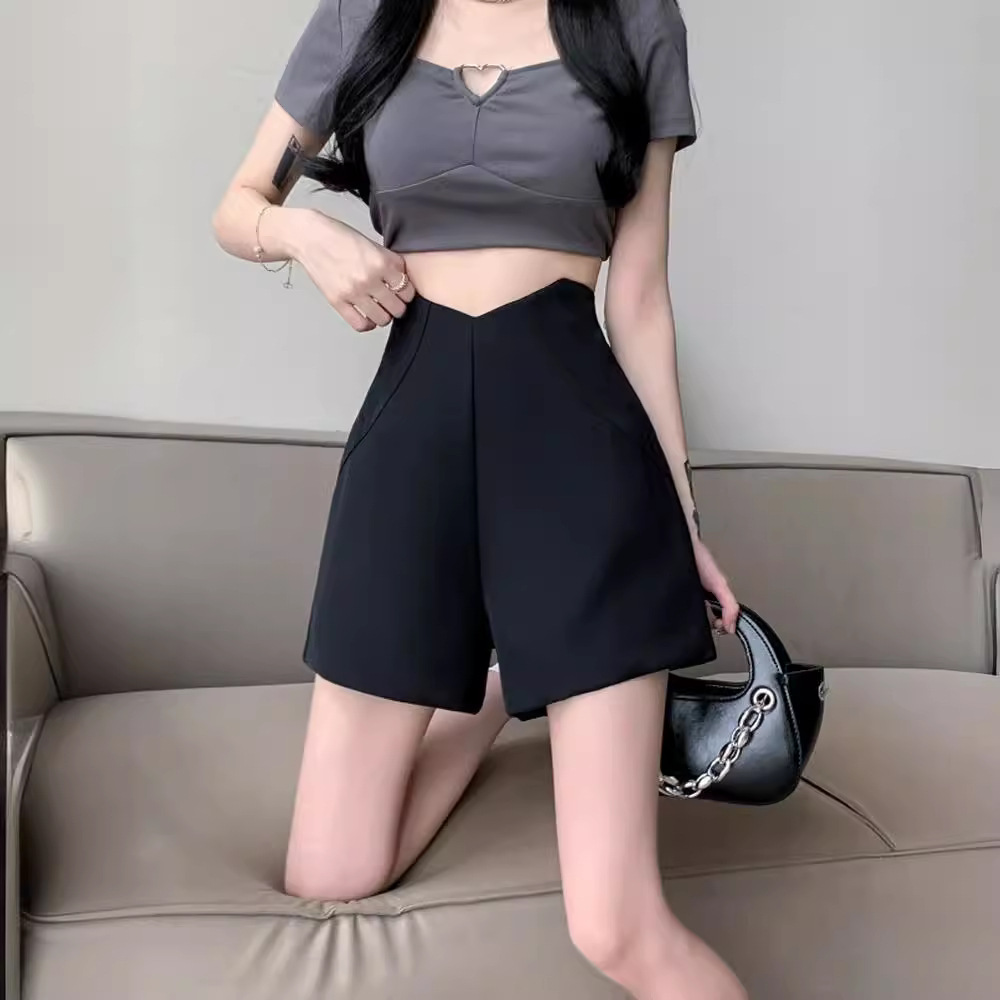 Design black suit shorts women's summer high waist V-shaped waist slimming versatile A- line outer wear wide leg casual pants