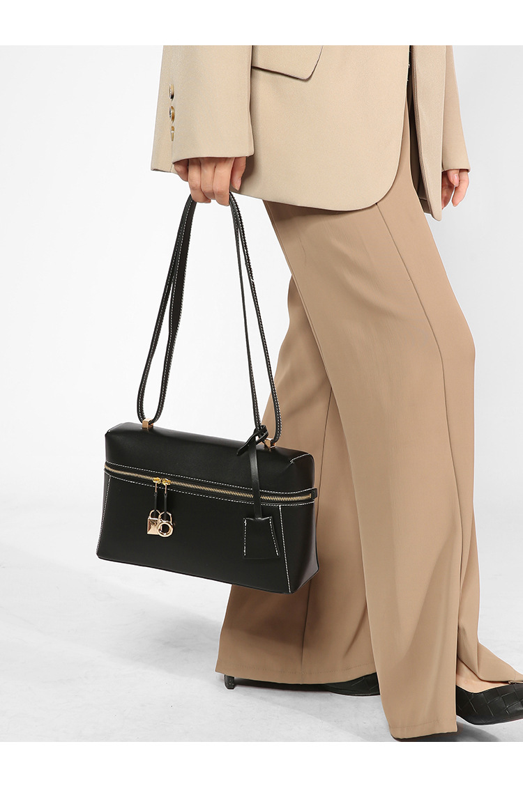 2024 Winter New Unique Design Fashion Versatile Box with Advanced Sense Commuter Handheld One Shoulder Crossbody Bag_voghion.com