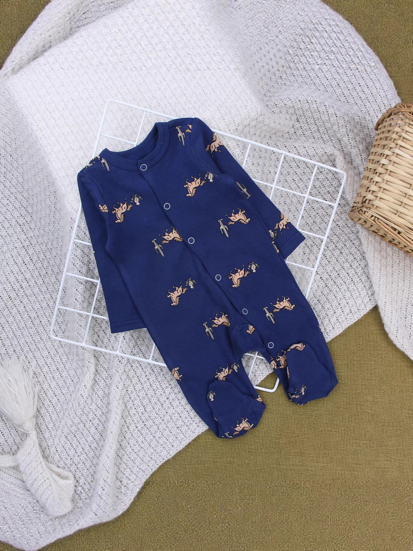 Bebé de manga larga camiseta de primavera recién nacido camiseta de caballo, ropa de bebé de cuatro estaciones pijamas