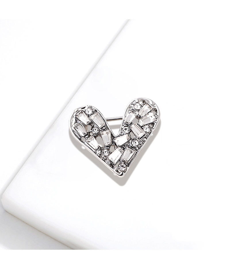 Elegant Sweet Heart Shape Alloy Plating Women's Brooches display picture 2