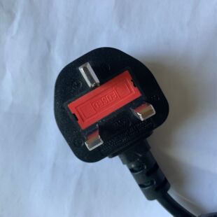 �S�ҹ���13AӢ�˲��^�Դ��Ӣʽ BS1363�J�C�Դ���^����о��β��