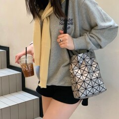 日本三宅Prism Ring菱格抽绳束口水桶包女抽绳单肩包时尚斜挎小包