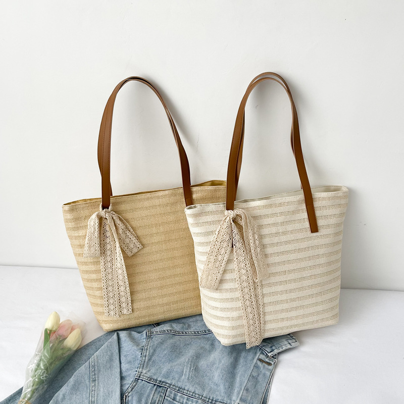 Women's Medium All Seasons Straw Solid Color Fashion Square Open Tote Bag display picture 5
