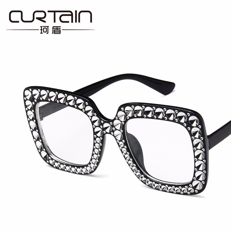 2018 New large frame diamond sunglasses 5702 European and American square all-match sunglasses fashion square sunglasses 2018 New large frame diamond sunglasses 5702 European and American square all-match sunglasses fashion square sunglasses
