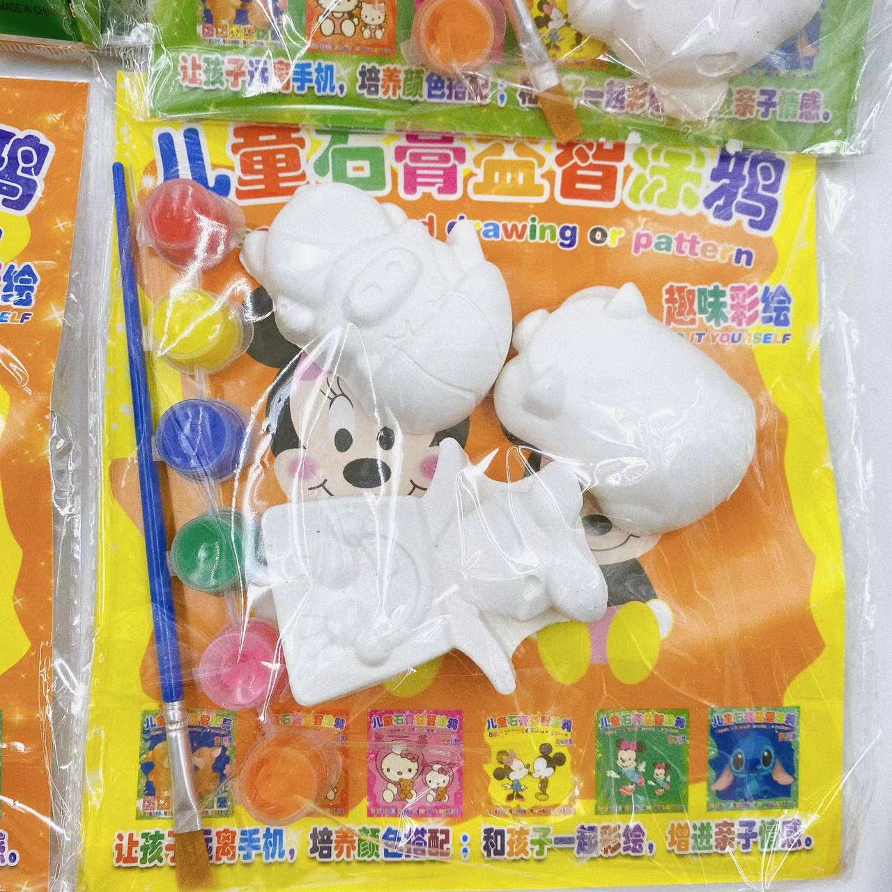 Puzzle infantil graffiti muñeca de yeso bolsas diy pintadas tres paquetes de blanco para poner al por mayor regalos al por mayor