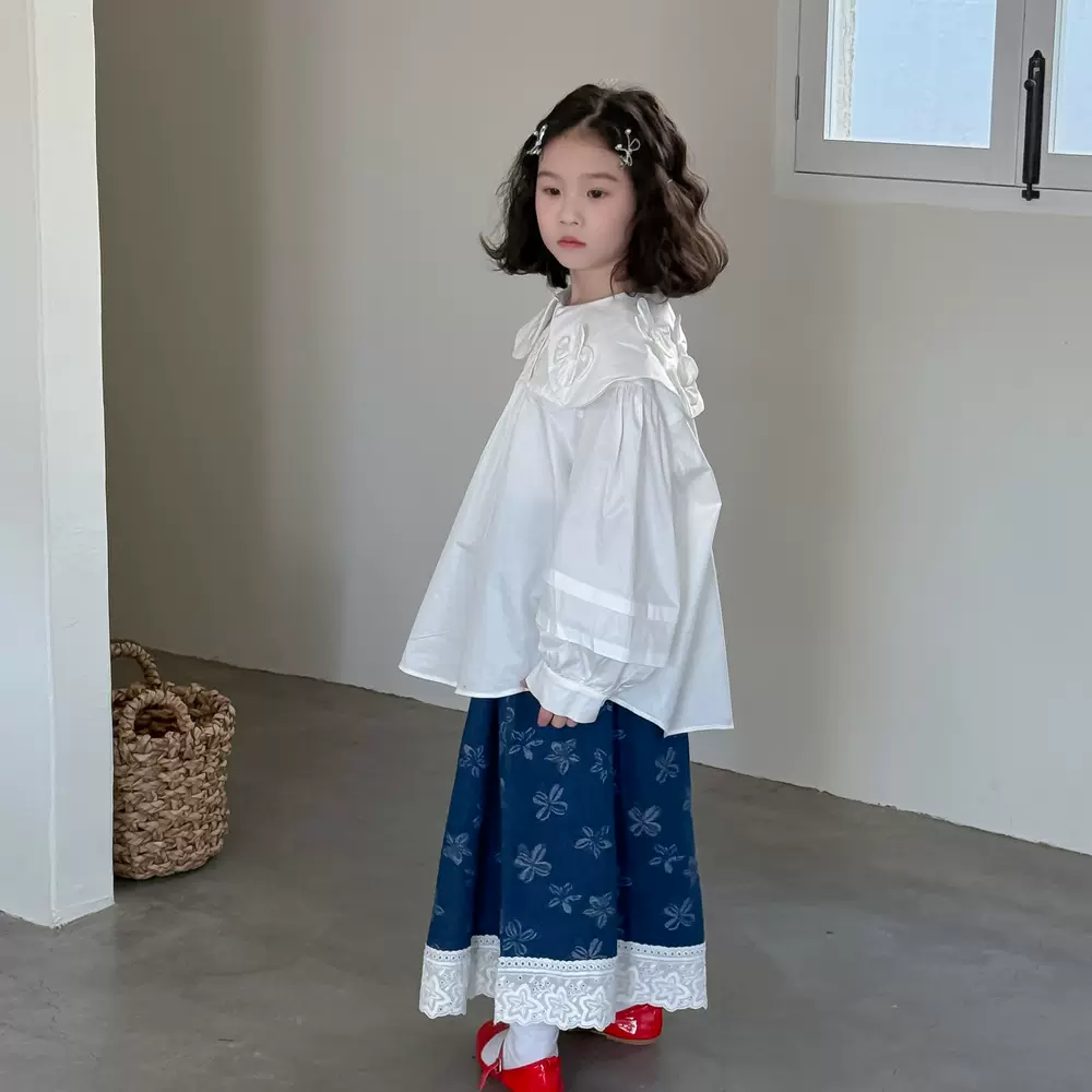 童衬衫2025春款女童韩版纯色翻领花朵衬衣儿童休闲宽松荷叶领上衣