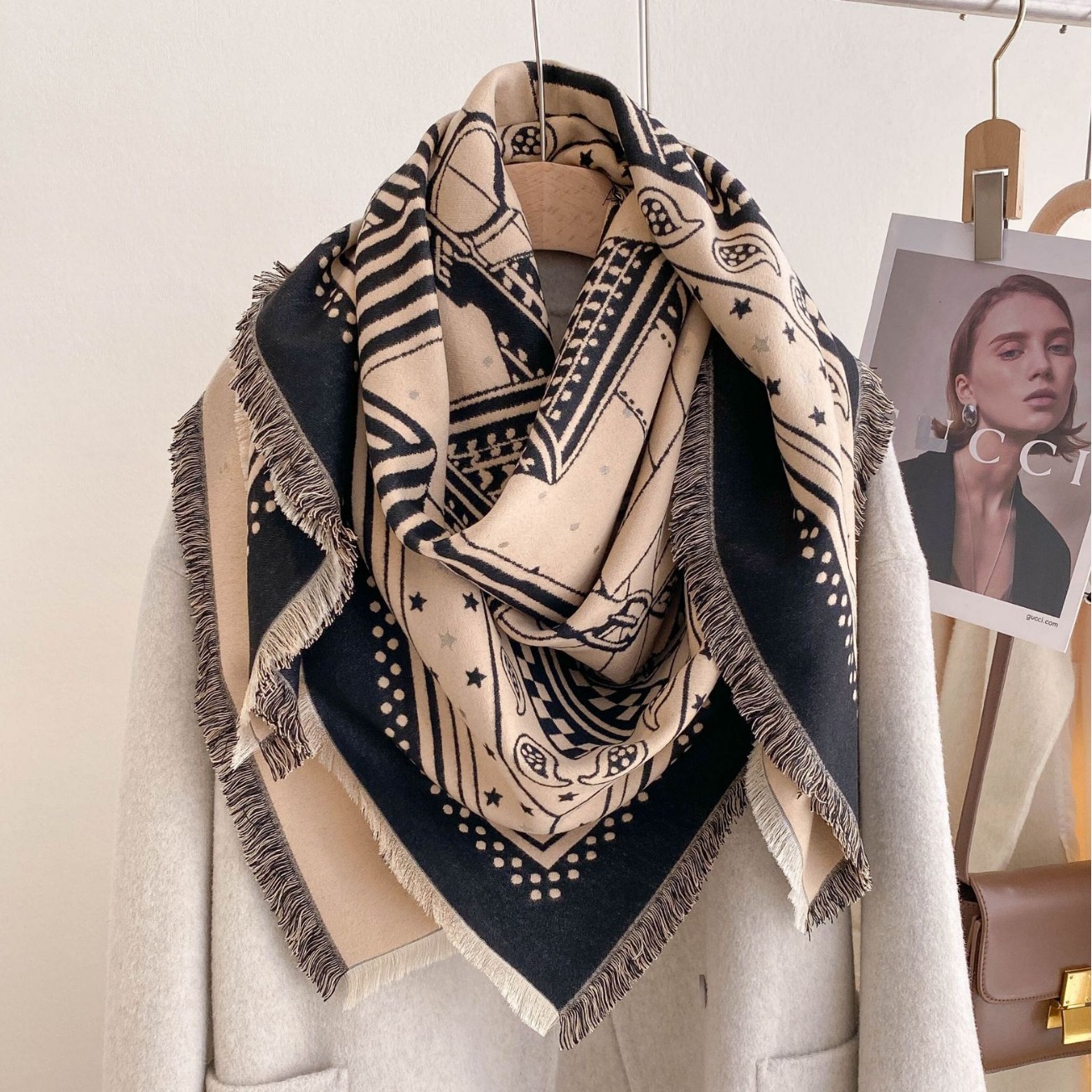 Nueva bufandas de anacaju retro línea de geometría de empalme chal damas 2024 otoño y invierno imitación de cachemira toalla caliente