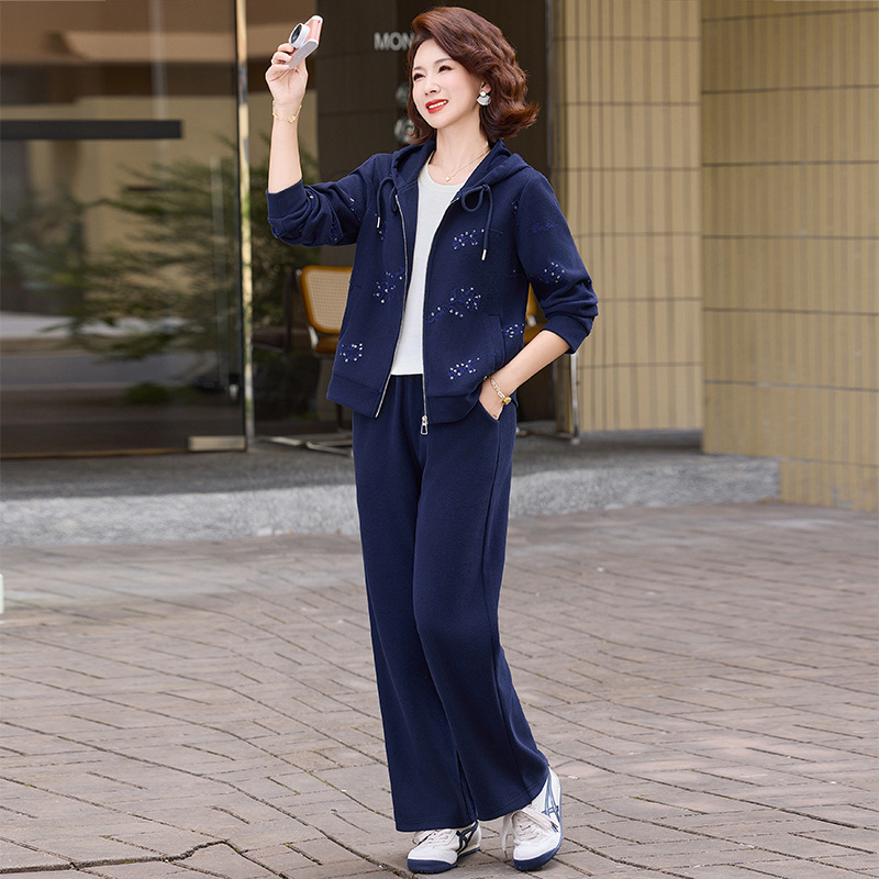 Casual sports wear for mothers, middle-aged and elderly autumn outfit, long-sleeved long-pants plus-size mother's sportswear two-piece set Casual sports wear for mothers, middle-aged and elderly autumn outfit, long-sleeved long-pants plus-size mother's sportswear two-piece set