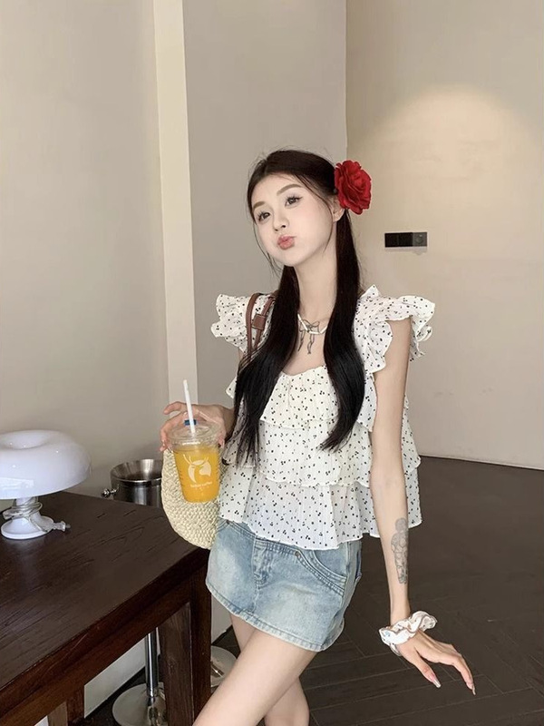 黒のスクエアネック小さなフライングスリーブ花柄ベビードールシャツ女性の夏のフレンチデザインショートノースリーブTシャツトップ|undefined