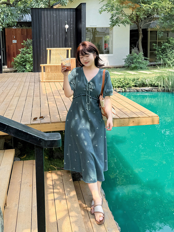 Shuangtian 2025 夏の新韓国スタイル大きいサイズの女性の 100kg ファットミリメートルリボン刺繍ハイウエストドレス 8875|undefined