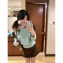 【天猫质量】奶绿一字肩波点绑带毛衣女秋设计感露肩长袖针织上衣
