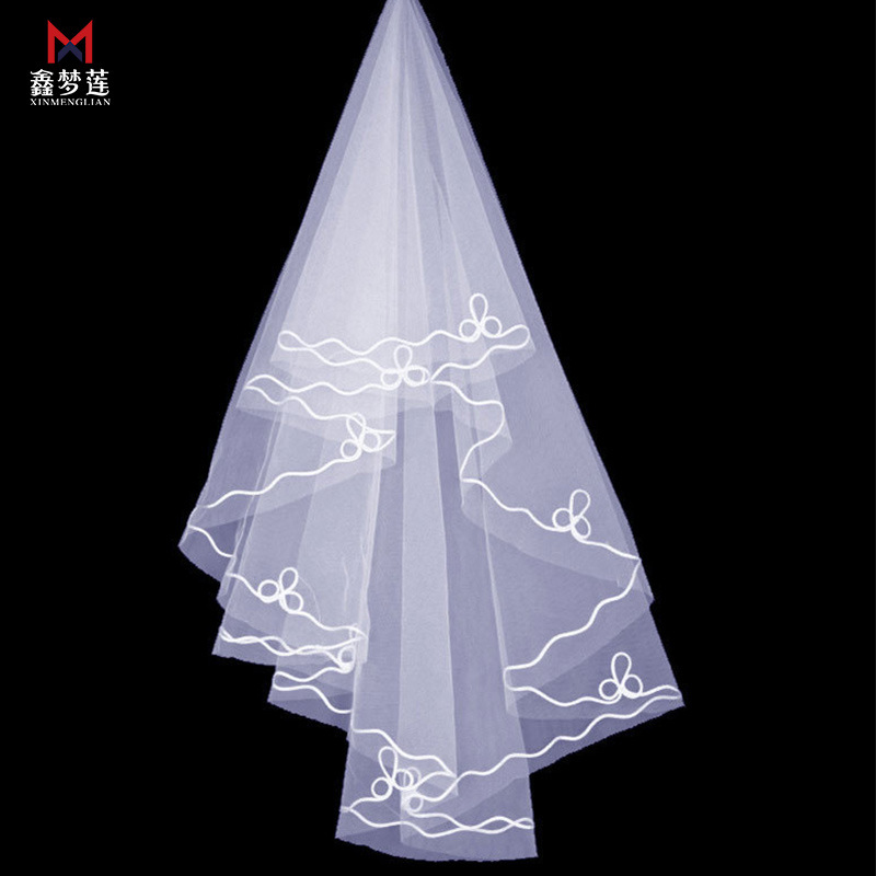 Bride's Head Veil in Off-White, Head Veil for Marriage, Single Layer Silk Thread Edge Wedding Dress, Simple Styling Headpiece, Direct Manufacturer Supply