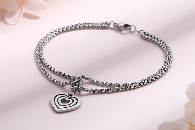 Fashion Heart Titanium Steel 18K Gold Plated No Inlaid Bracelets In Bulk display picture 2