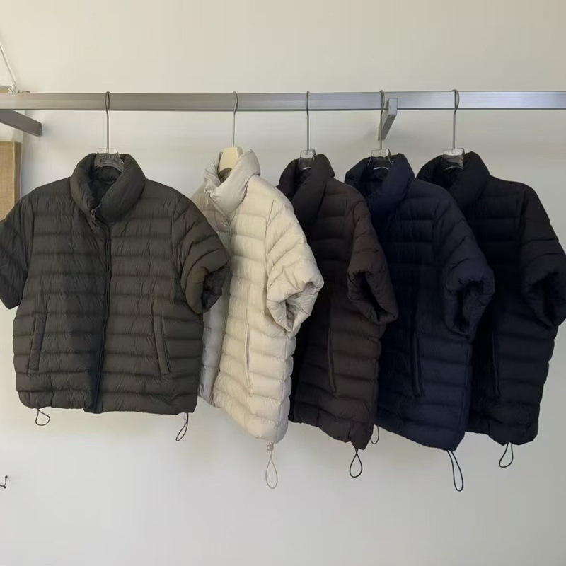 European-style trendy brand, oversized Korean and Japanese style short-sleeved women's down jacket, stand-up collar, commuter vest, warm 90% white duck down outerwear
