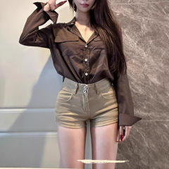 FUIV ダブルボタンヒップデニムショートパンツ女性のための 2025 春の新ライトカーキハイウエスト痩身ヒップホットパンツ
