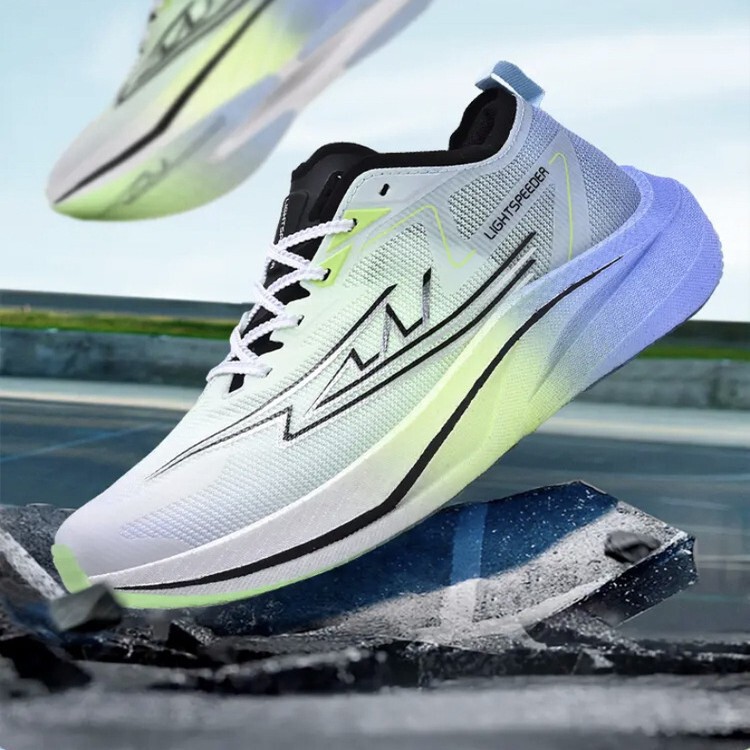 Light Runner Blade 1.0 Champion Endorsement Full Palm Carbon Plate Running Shoes for Men and Women Ultra-Light Shock Absorbing Physical Examination Sports Shoes
