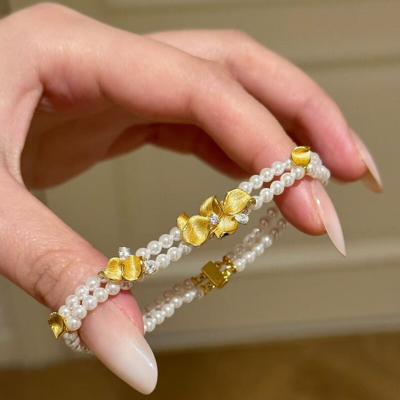 Exquisite "Little Orchid" Double-Row Lustrous Pearl Bracelet with Elegant and Graceful Style for Women, Gentle and Sophisticated Hand Jewelry