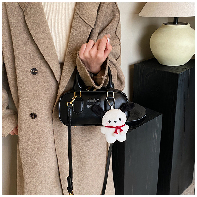 Nuova borsa piccola retrò con design di nicchia, borsa da donna di fascia alta, borsa a tracolla singola con accessori appesi, borsa piccola portatile elegante_voghion.com